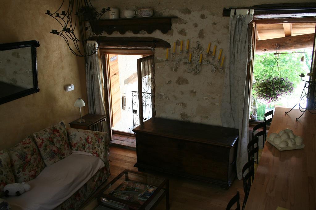 Barnave Chambre D'Hotes La Romarine מראה חיצוני תמונה